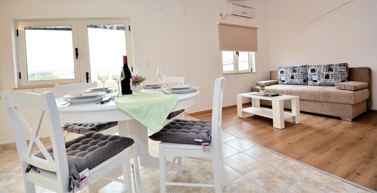 Villa Allegro Sukosan Luaran gambar