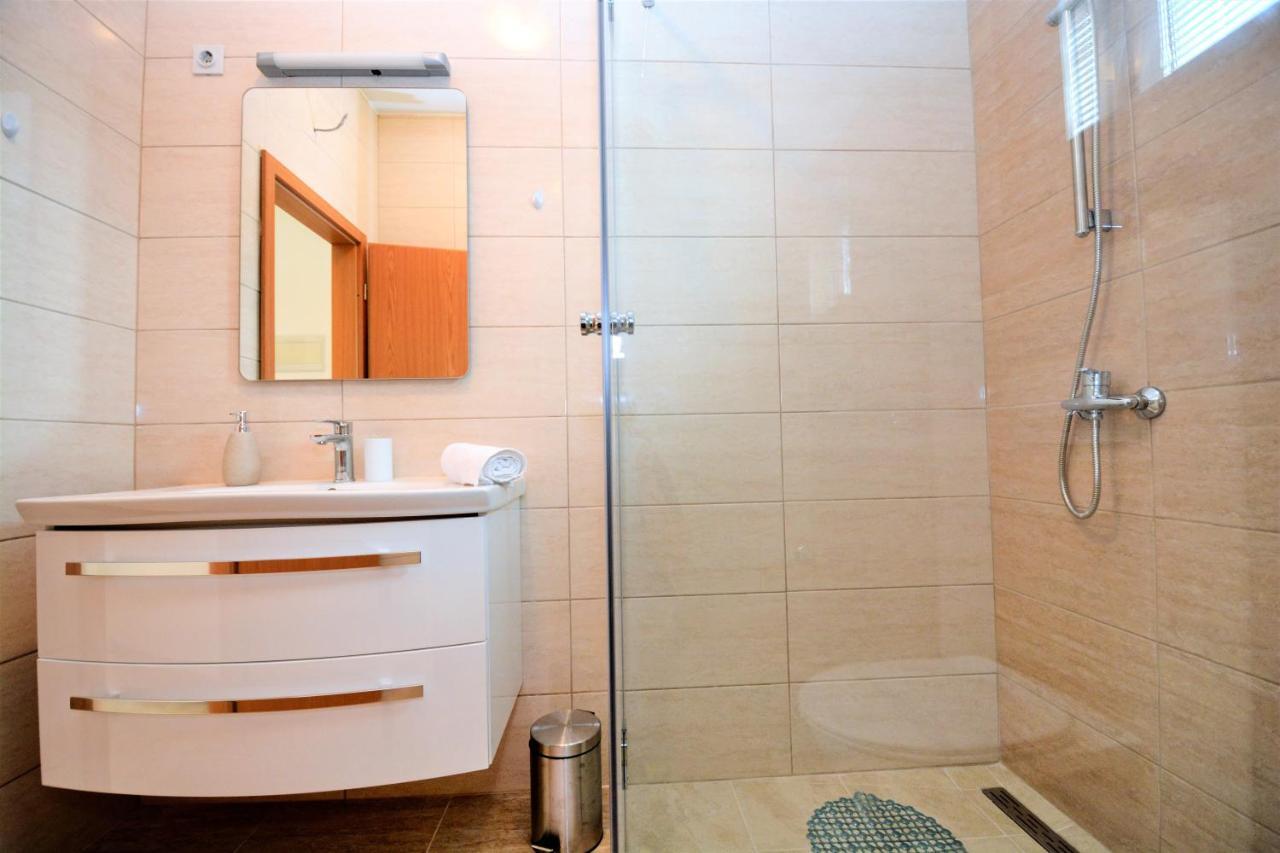 Villa Allegro Sukosan Luaran gambar