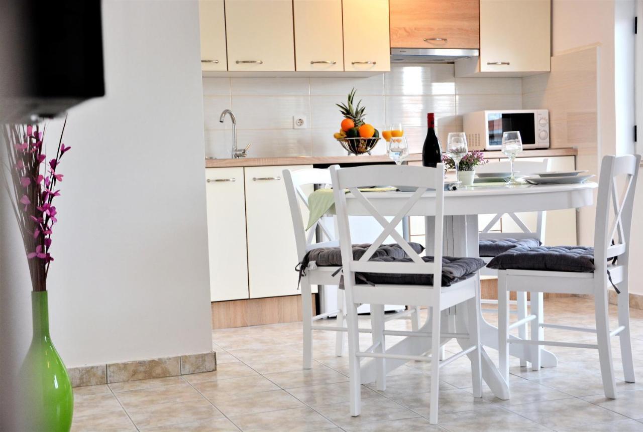 Villa Allegro Sukosan Luaran gambar