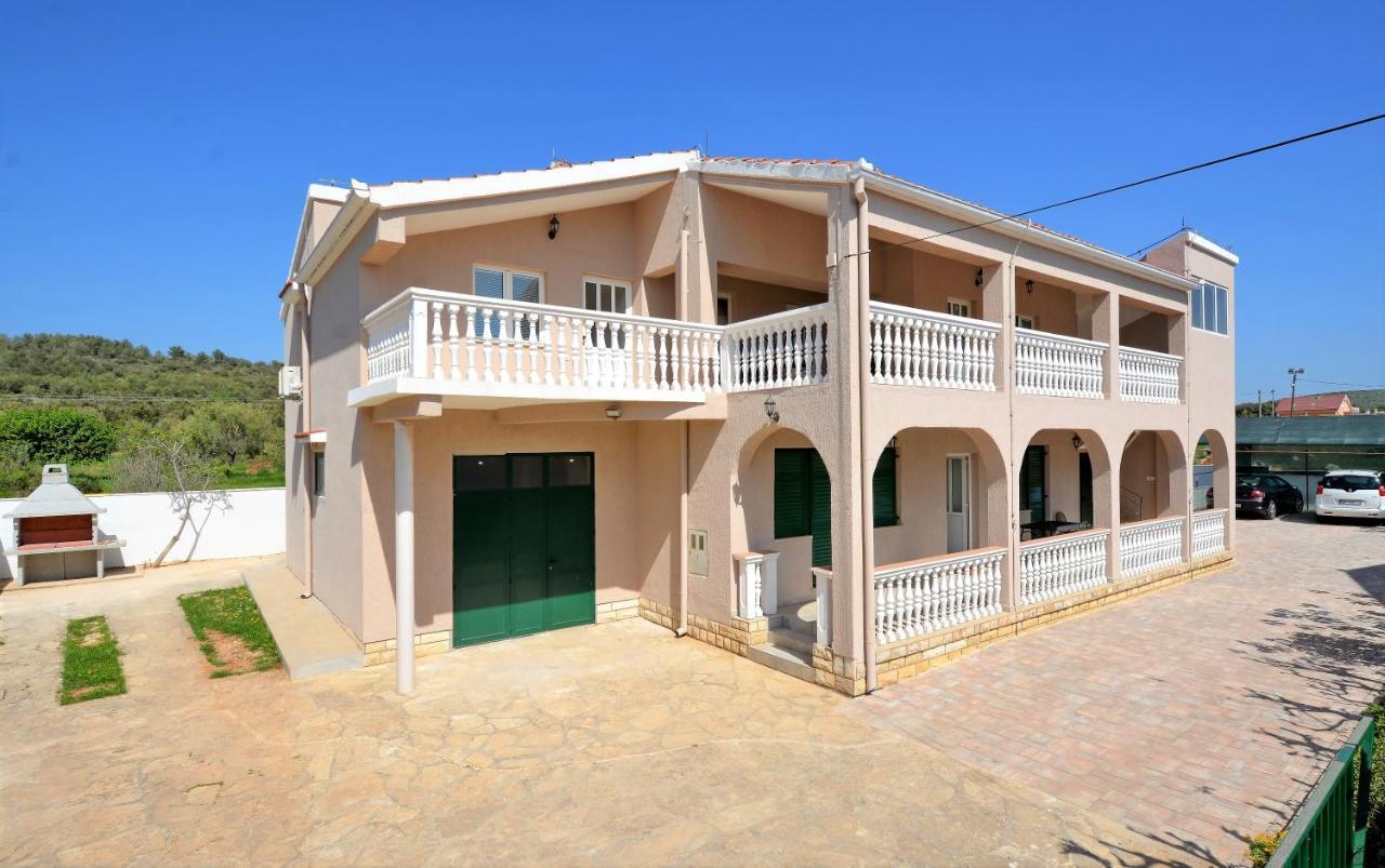 Villa Allegro Sukosan Luaran gambar