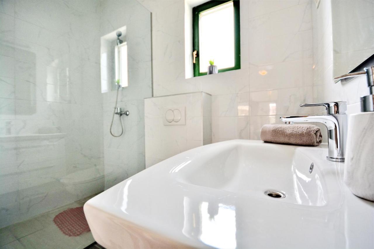 Villa Allegro Sukosan Luaran gambar
