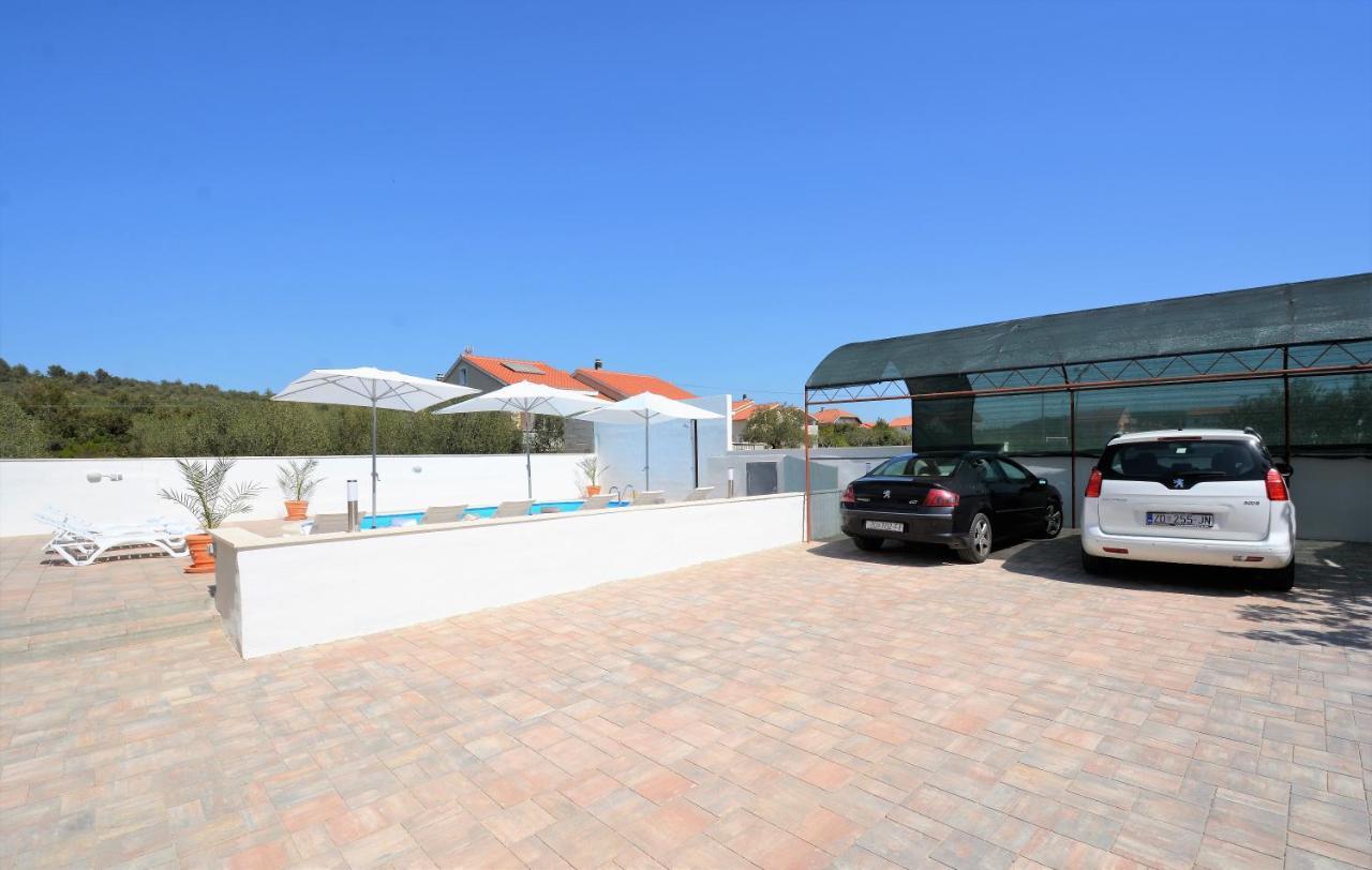 Villa Allegro Sukosan Luaran gambar