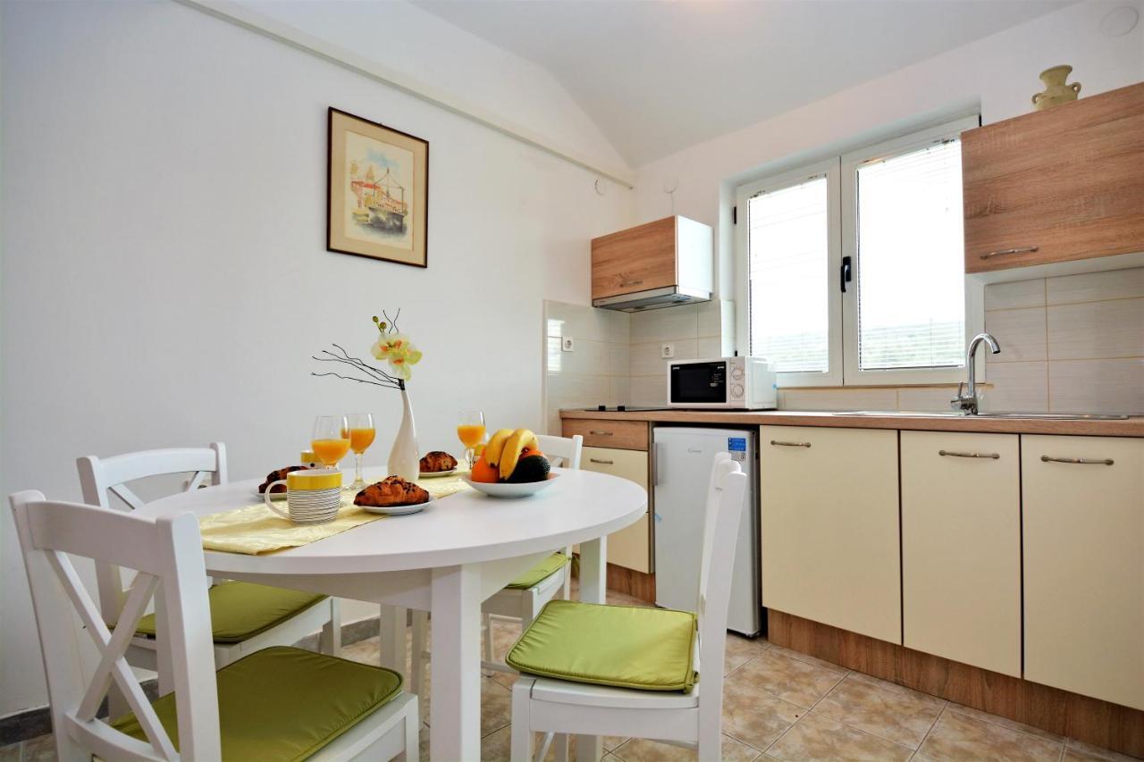 Villa Allegro Sukosan Luaran gambar