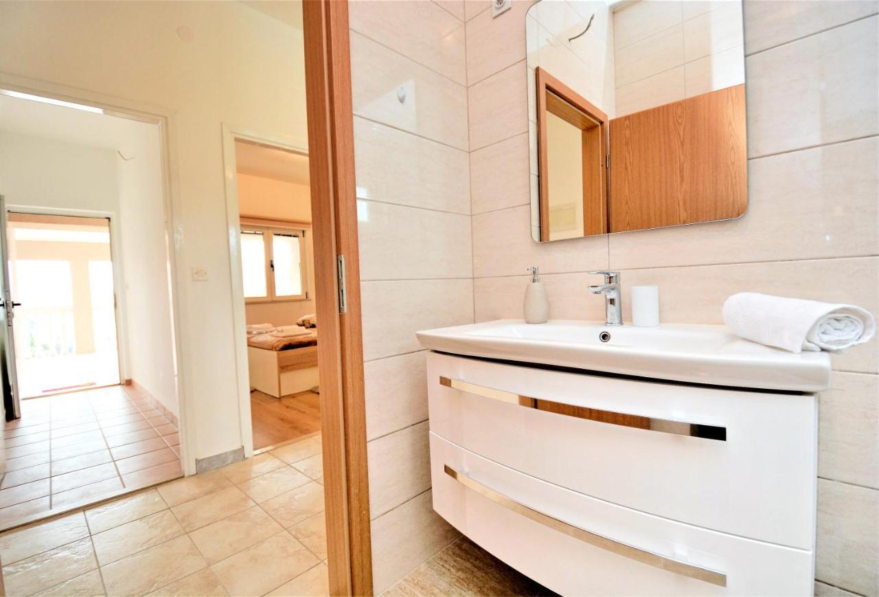 Villa Allegro Sukosan Luaran gambar